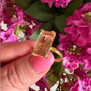 Elegant Gold Ring with Natural Citrine Gemstone